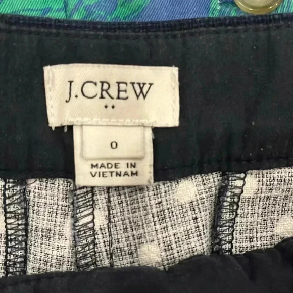 [Sz0-Sz4]Bundle of  3 Shorts: 2 J.Crew Sz0 and 1 Vince Sz4 - Picture 8 of 14